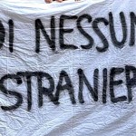 striscione-nessuno-ei_-straniero-dei-consiglieri-comunali-di-milano
