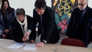 un-momento-della-firma