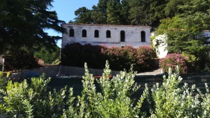 una-veduta-del-giardino-delle-terme-di-caronte