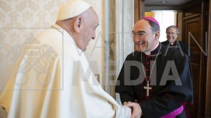 vescovo-con-papa