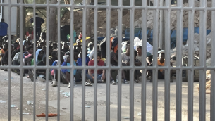 A Lampedusa bimbo di 3 anni trovato solo nel deserto