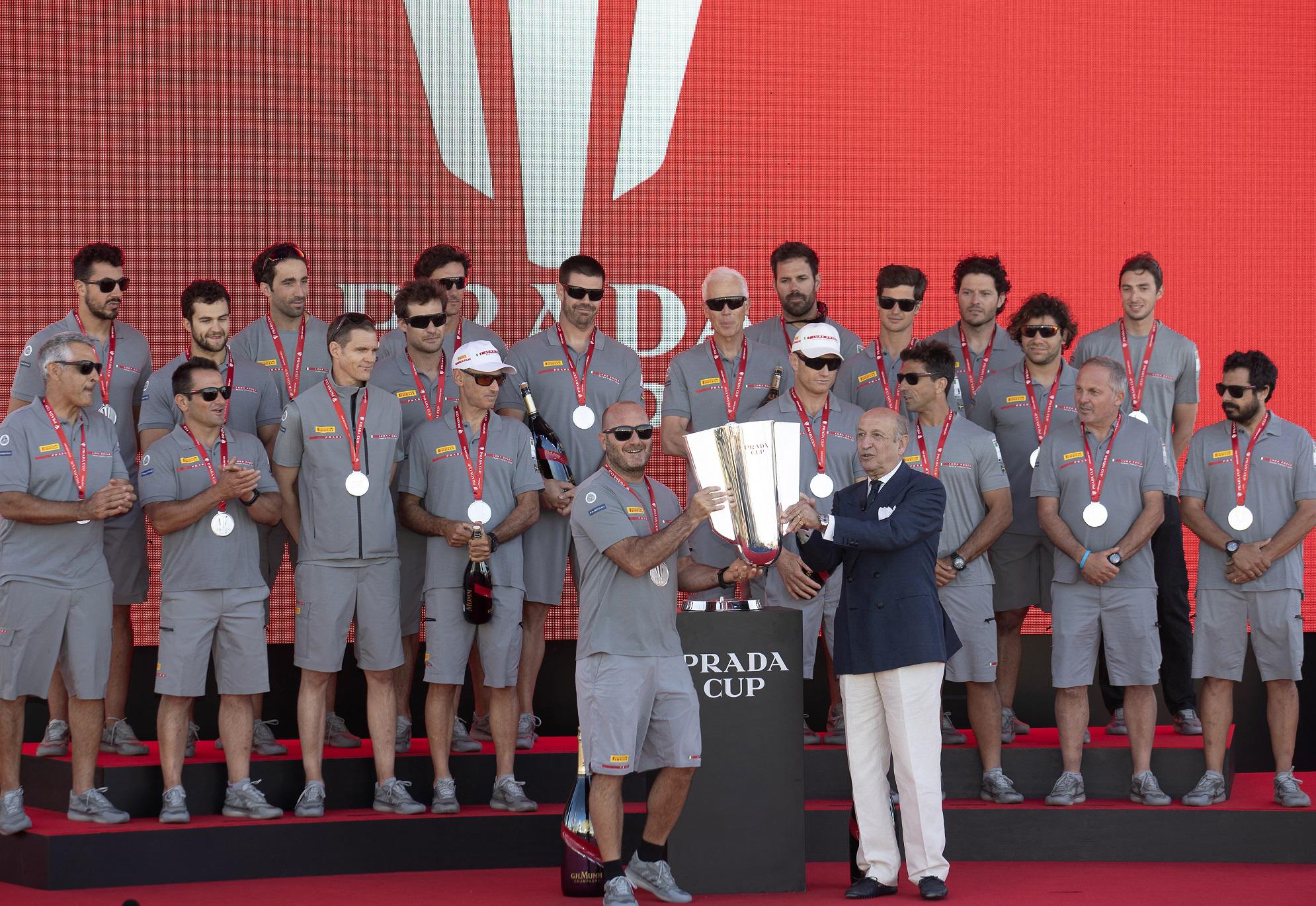 A Luna Rossa la Prada Cup, premiazione con la Haka maori