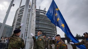 Aborto, Europarlamento: "Sia aggiunto in Carta diritti fondamentali Ue"