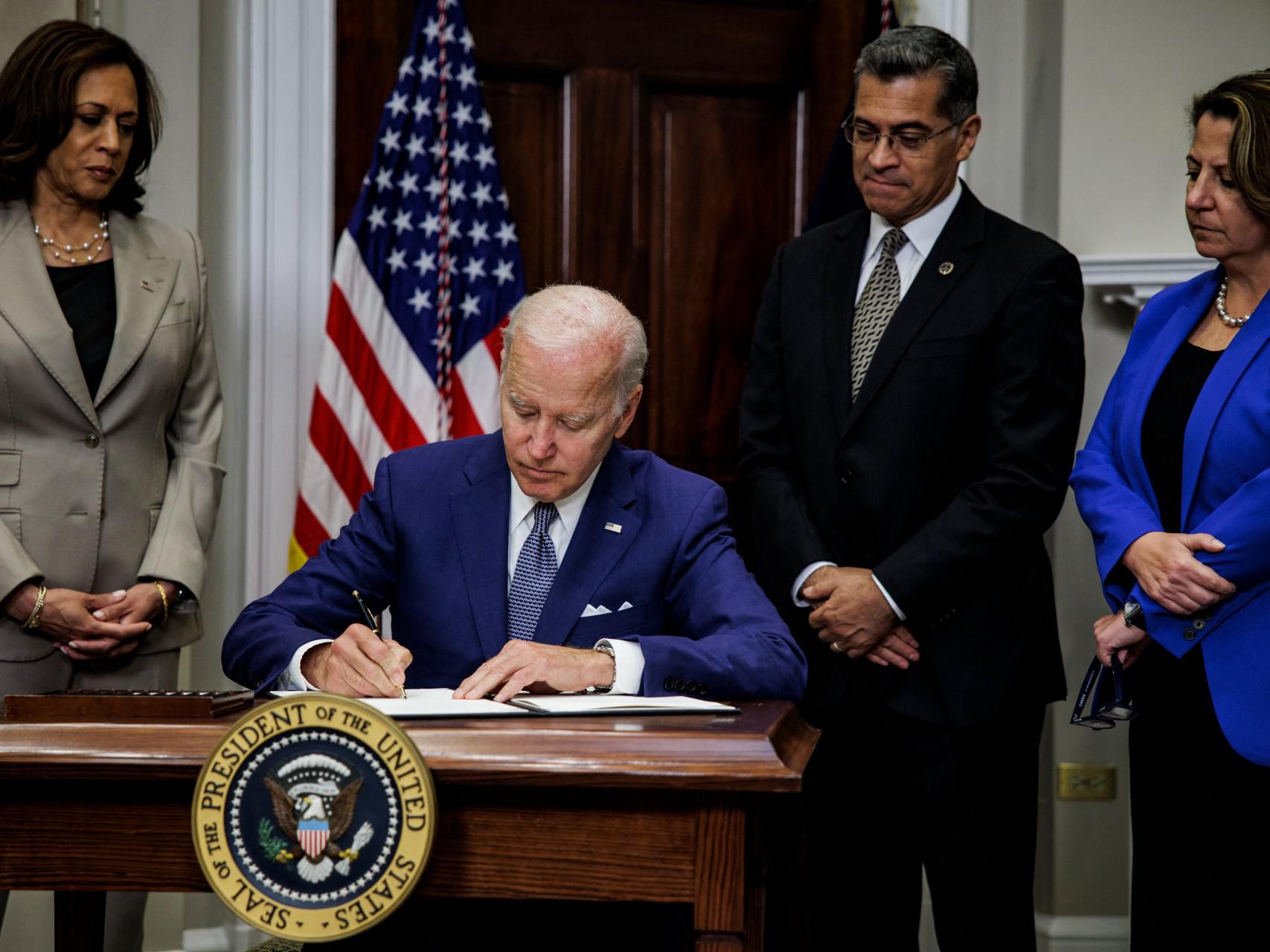 Aborto Usa, Biden firma ordine esecutivo