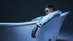 Achille Lauro, il ritorno con il nuovo singolo 'Stupidi ragazzi'