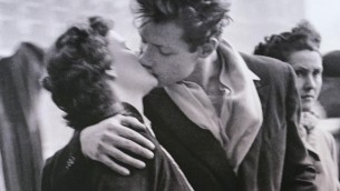 Addio a Francoise Bornet, protagonista del 'Bacio' di Doisneau: aveva 93 anni