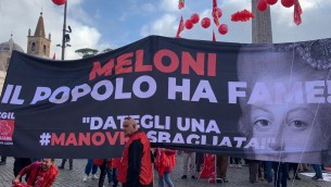 "Adesso basta", Cgil e Uil in piazza Roma contro la Manovra 2024