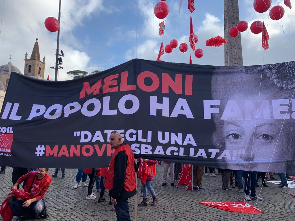 "Adesso basta", Cgil e Uil in piazza Roma contro la Manovra 2024