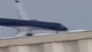 Aereo caduto in Kazakistan, il video del disastro
