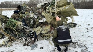 Aereo russo abbattuto, Mosca: "Colpito da missile occidentale"