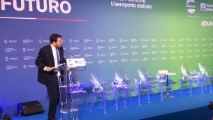 Aeroporti, Salvini: "Mi opporrò ad aumento tasse settore anche in sede Ue"