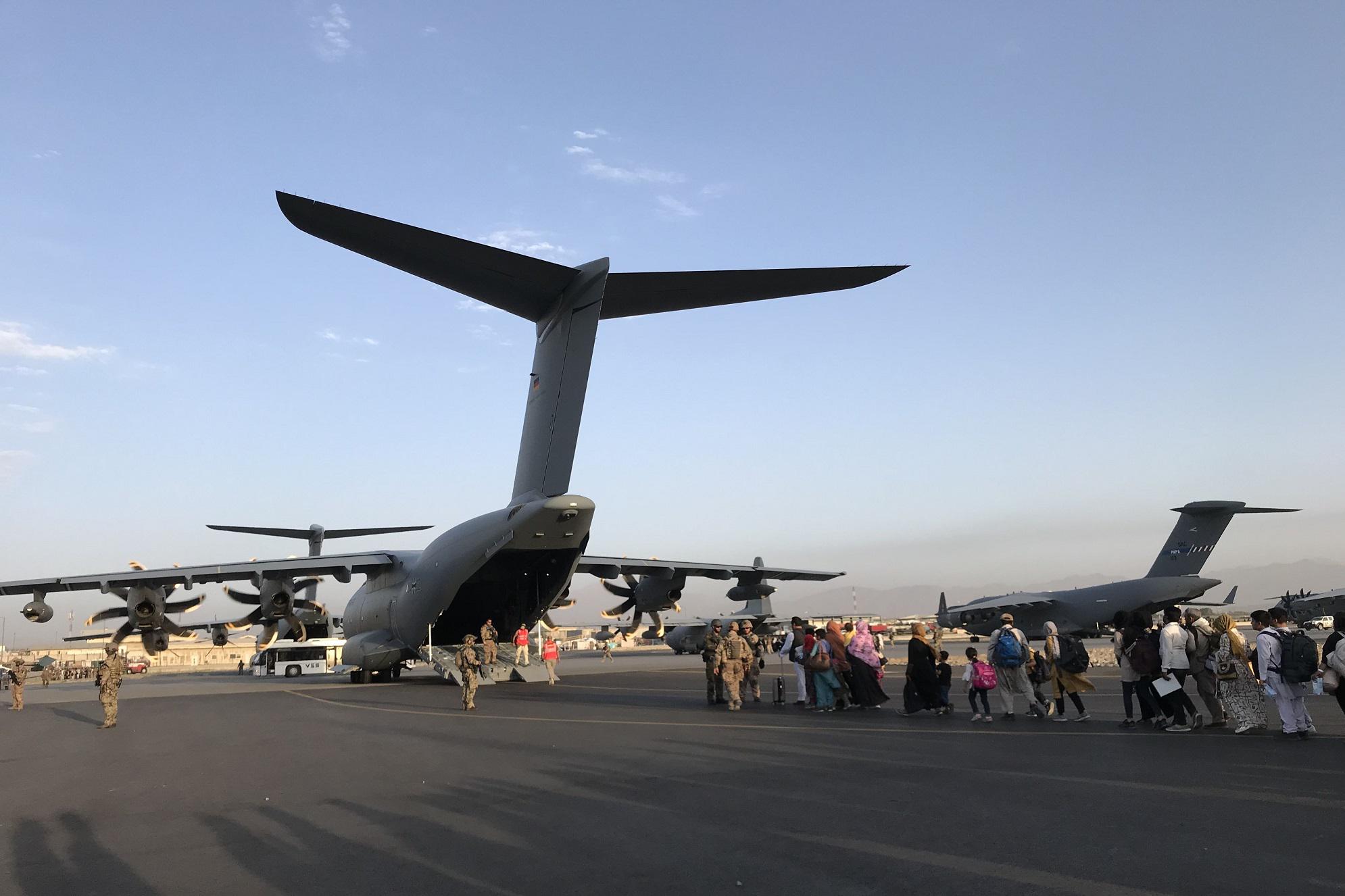 Afghanistan, attacco oggi aeroporto Kabul: news, cosa sappiamo