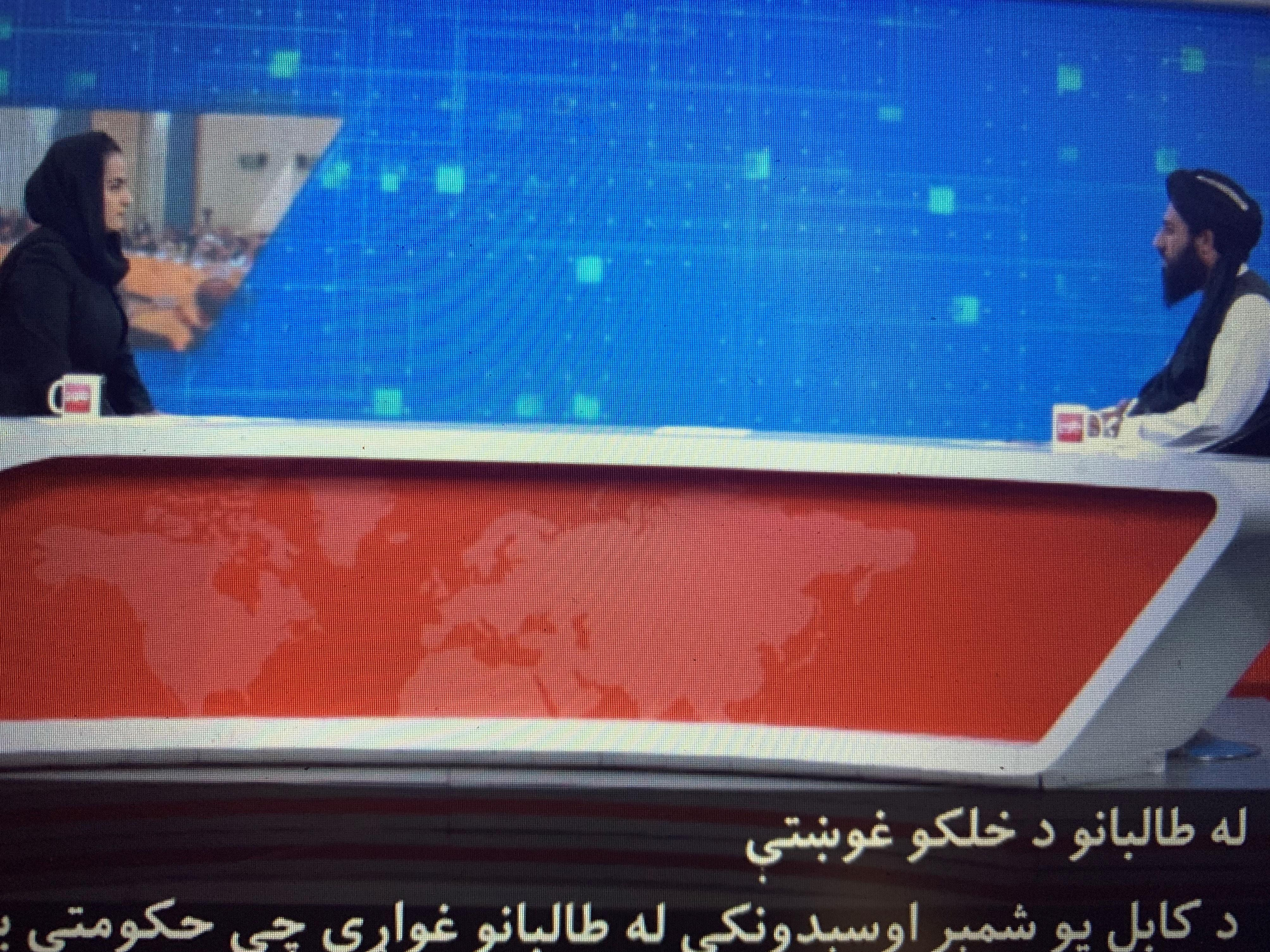 Afghanistan, donne in tv: conduttrice intervista talebano