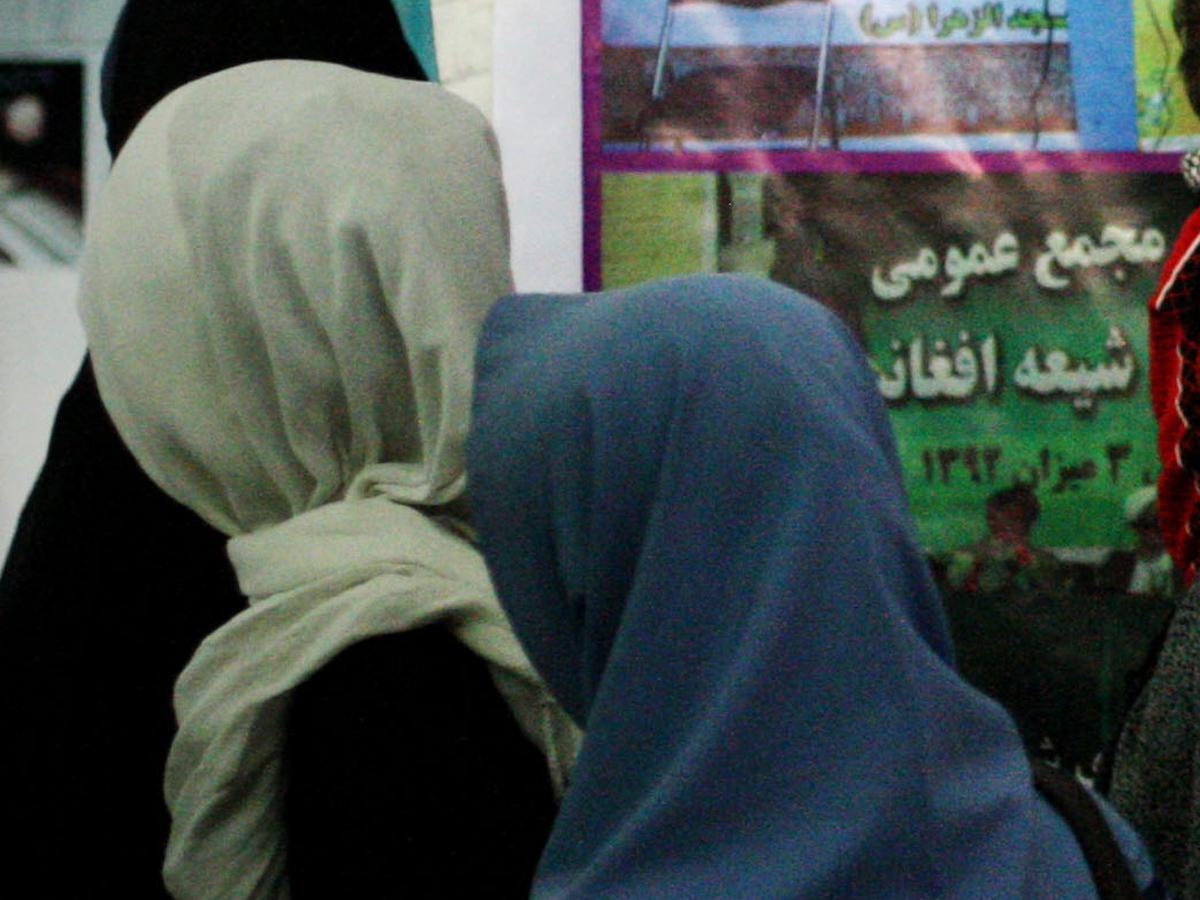 Afghanistan, Talebani 'aprono' a donne: "Dovrebbero essere in struttura governo"