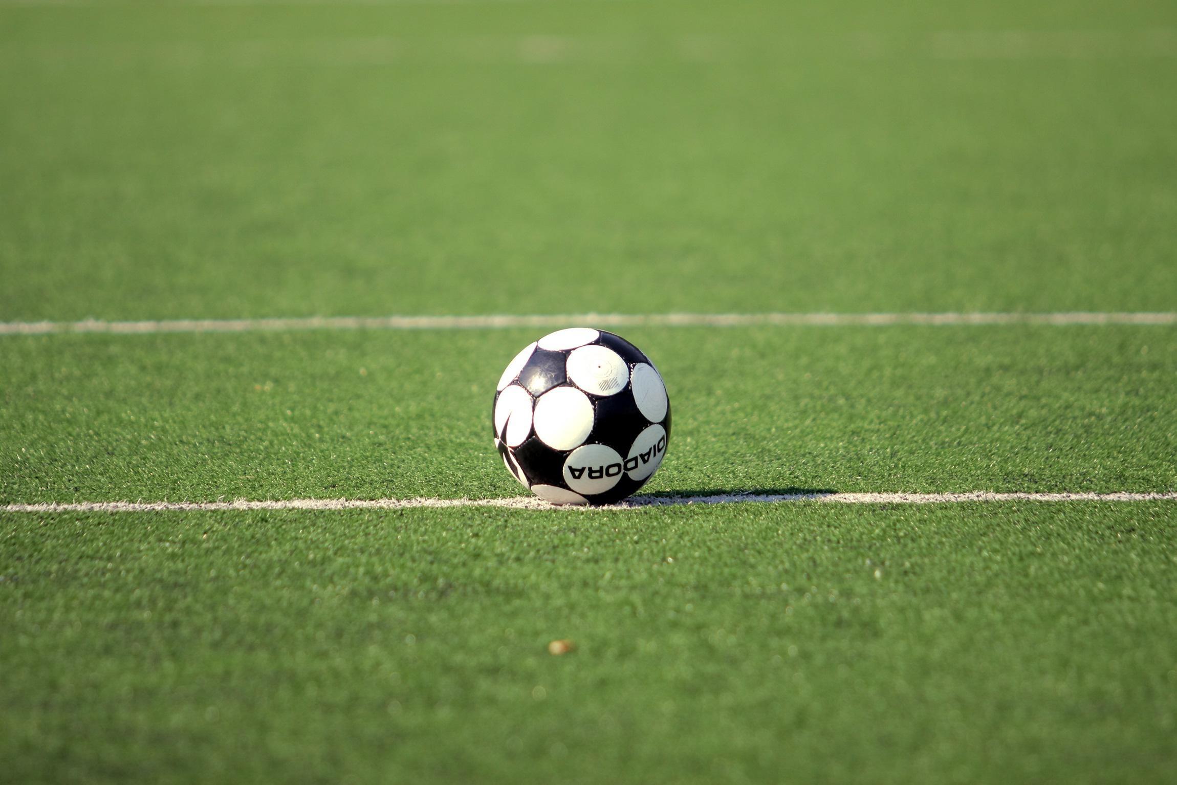 Albania, calcio sotto choc: Raphael Dwamena collassa e muore in campo a 28 anni