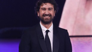 Alessandro Siani parte col botto: 950mila euro in un giorno per 'Succede anche nelle migliori famiglie'