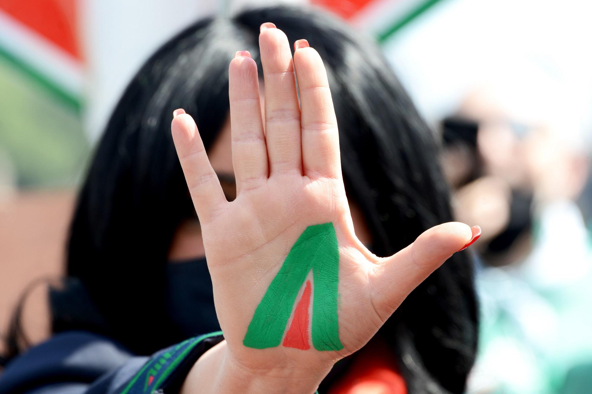 Alitalia, al via procedura di licenziamento per 2668 lavoratori