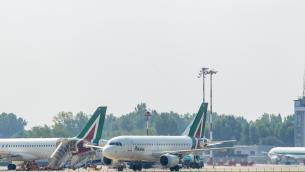 Alitalia, sindacati: "Ita vuole mano libera sul contratto, governo intervenga"