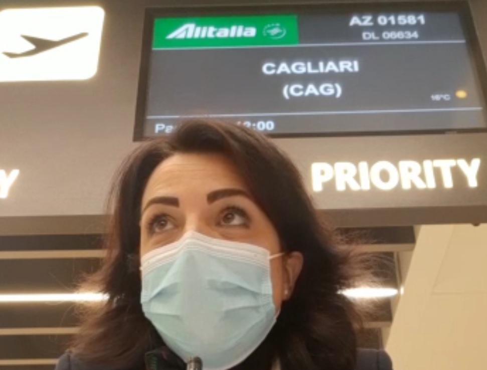 Alitalia ultimo volo, la hostess: "Siamo in lutto"