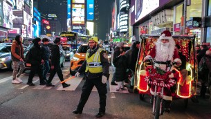 Allarme attentati negli Usa, Fbi: "Rischio attacchi di lupi solitari sotto Natale"