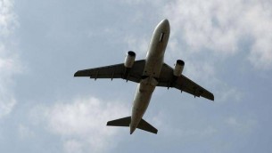 Allarme bomba sul volo New York-Nuova Delhi, atterraggio d'emergenza a Roma