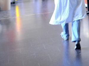Allarme fuga medici da ospedali, -40mila entro 2024