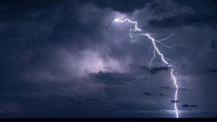 Allerta meteo Toscana, codice arancione per temporali forti
