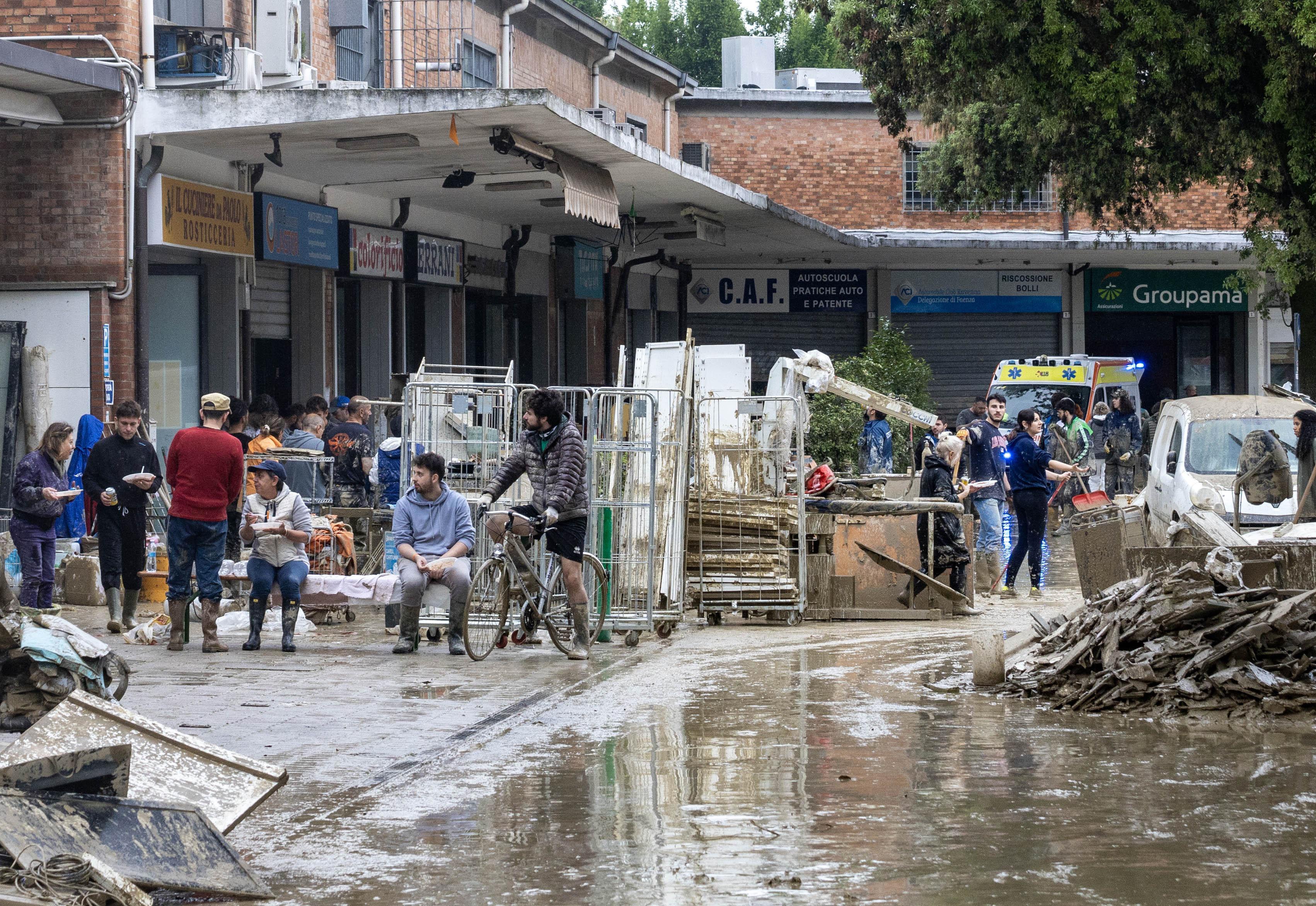 Alluvione Emilia Romagna, allerta rossa anche domani