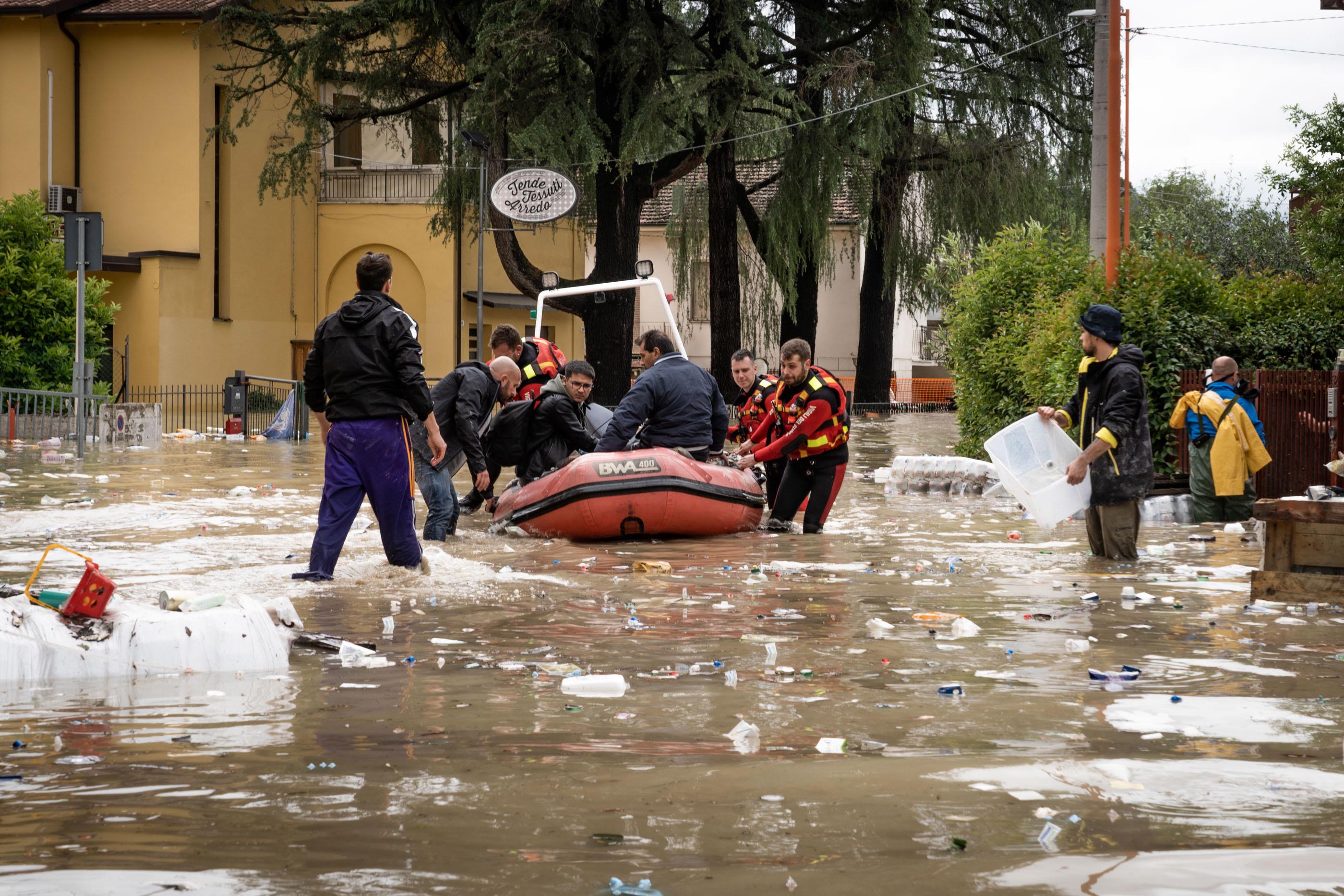 Alluvione Emilia Romagna, "rischio sanitario elevato: evacuare i residenti"