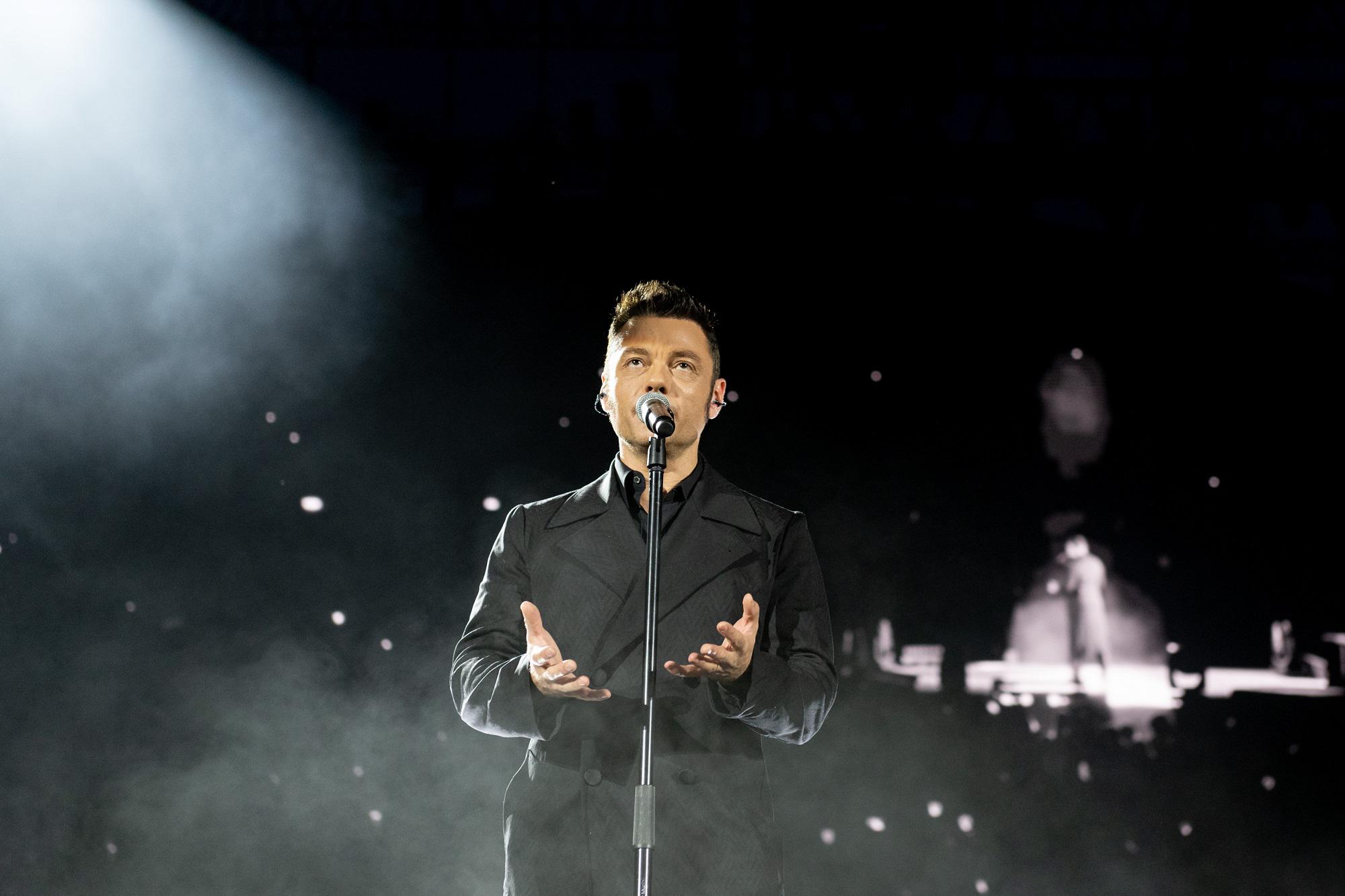 Alluvione Emilia Romagna, Tiziano Ferro devolve 200mila euro
