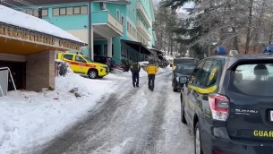 Alpinisti dispersi sul Gran Sasso, soccorritori attendono miglioramento meteo