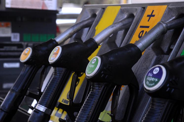 Altroconsumo: "Gasolio e benzina alle stelle, servono misure urgenti tutela consumatori"