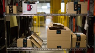 Amazon, sindacati: "Stato di agitazione per tutti lavoratori"