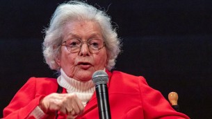 Ambrogini, standing ovation per partigiana Gilardelli