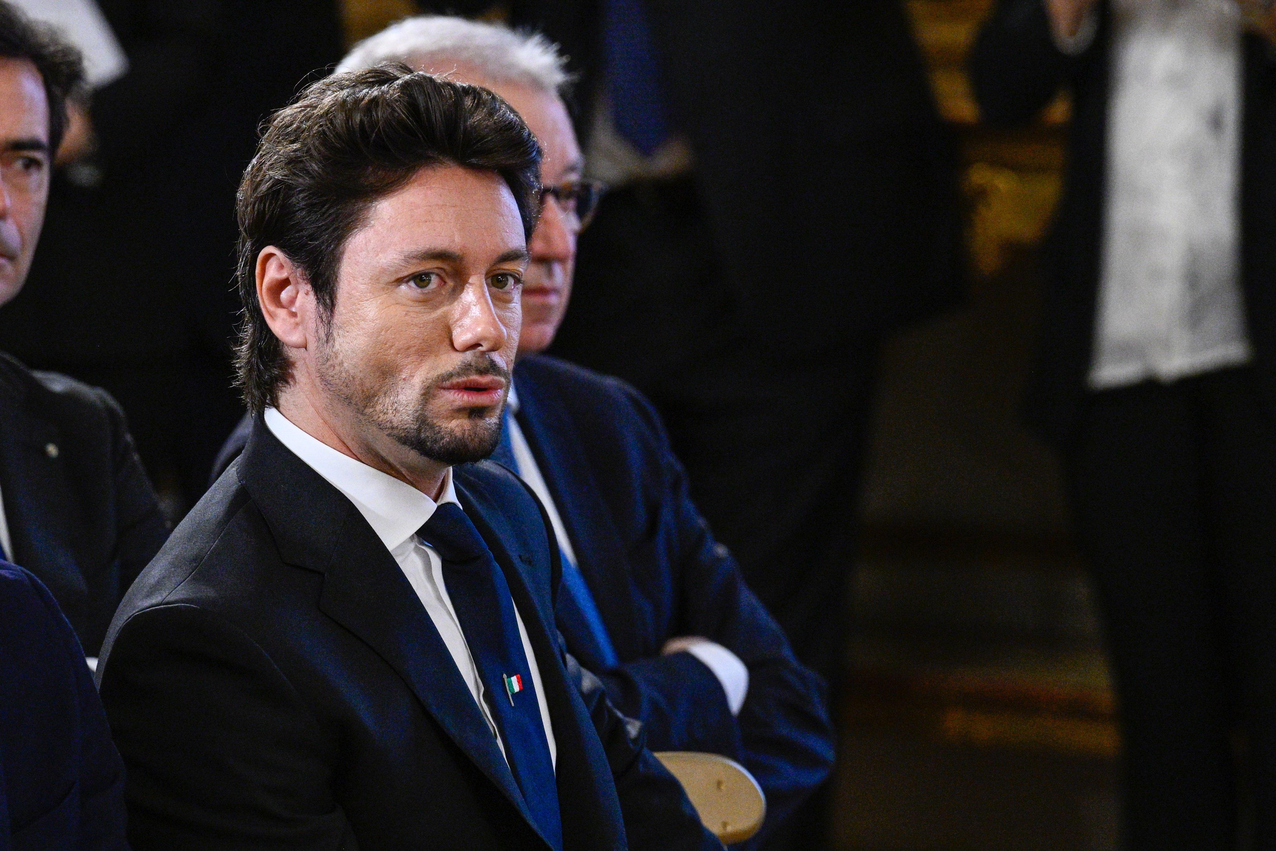 Andrea Giambruno ad Arteju, il saluto con Arianna Meloni