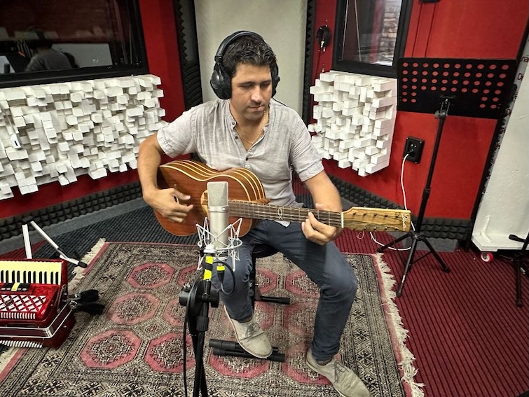 andrea-in-studio