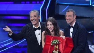 Angelina Mango vince Sanremo 2024 con 'La noia': "Grazie, siete matti"