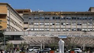 Anguillara, bimba azzannata da cani: 5 ore di operazione, prognosi riservata