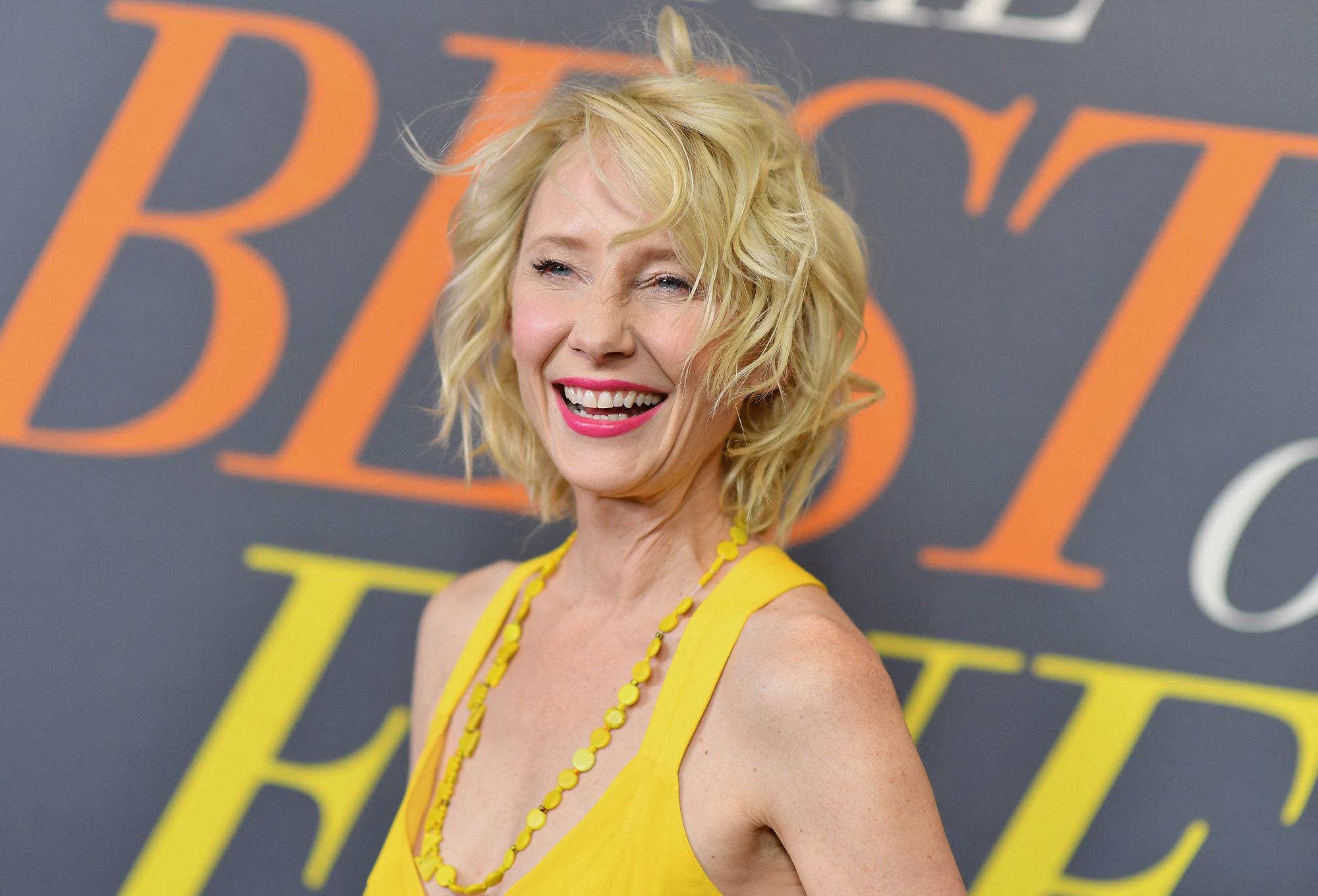 Anne Heche ferita in incidente stradale, è in gravi condizioni