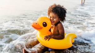 Annegamento bambini, 40 morti ogni anno in Italia: come evitarlo