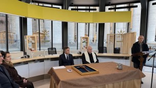 Apre nuovo ufficio postale mobile Vaticano in piazza San Pietro