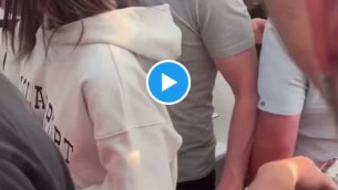 Arbitro Taylor insultato da tifosi Roma, moglie e figlia spaventate - Video