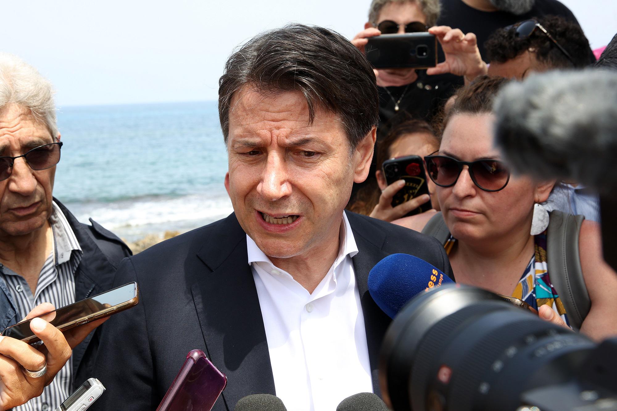 Armi a Ucraina, Conte: "Kiev aiutata a sufficienza"