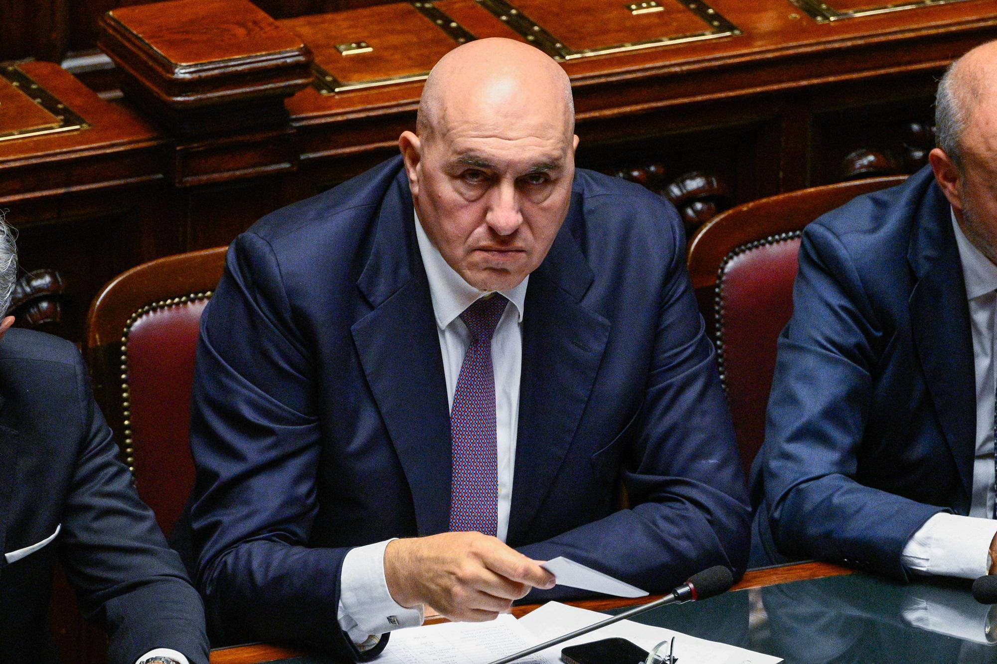 Armi Ucraina, Crosetto: "Conte fomenta odio, ma aveva detto 5 volte sì"