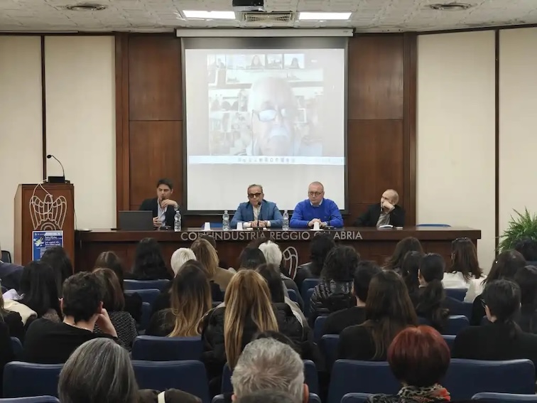 asilo-noi-con-i-bambini-incontro-futuro-copia
