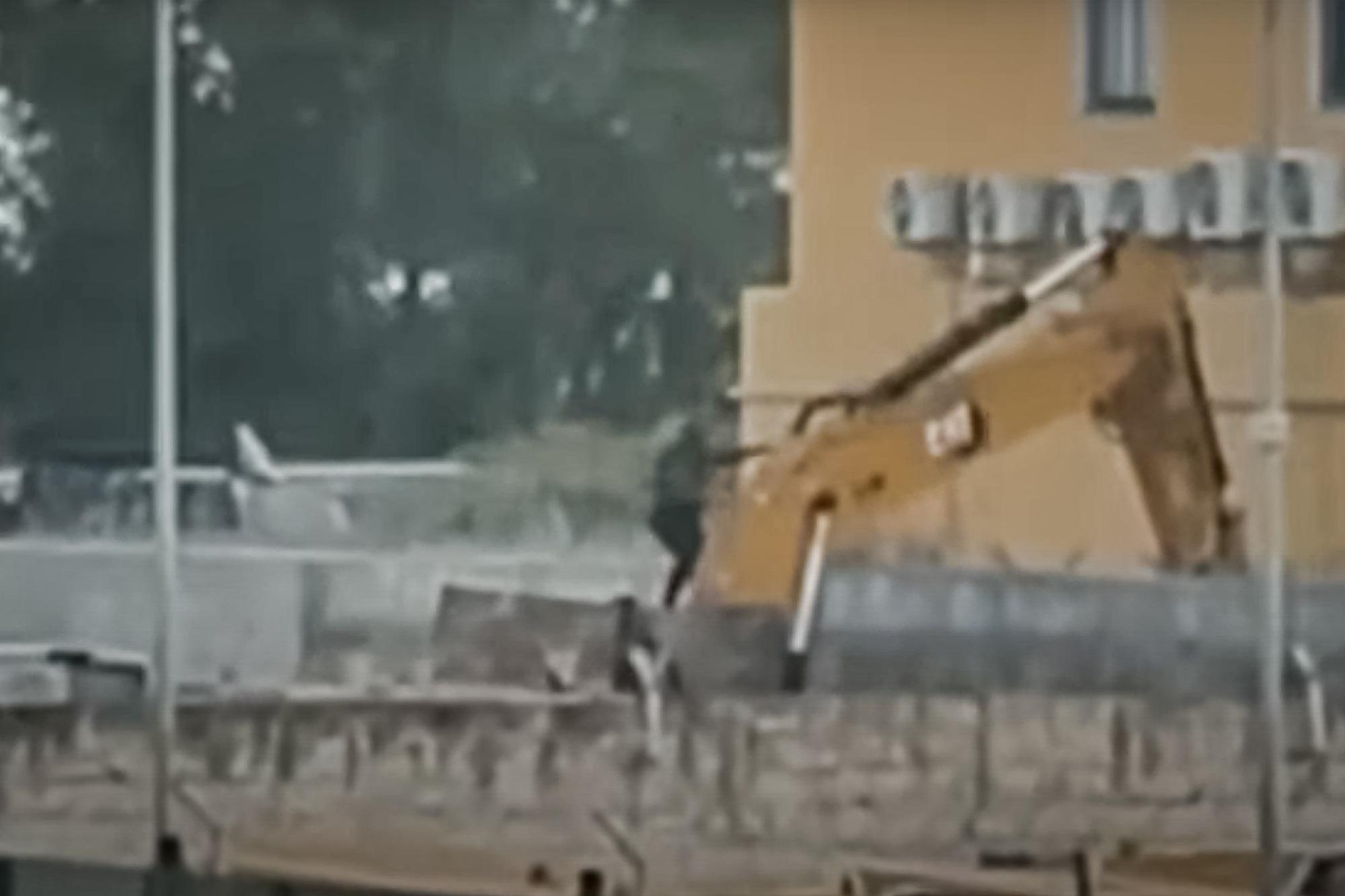 Assalto alla Mondialpol di Sassari con armi da guerra, è caccia ai banditi: