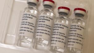 AstraZeneca e seconda dose under 60, si cambia: via libera con ok del medico