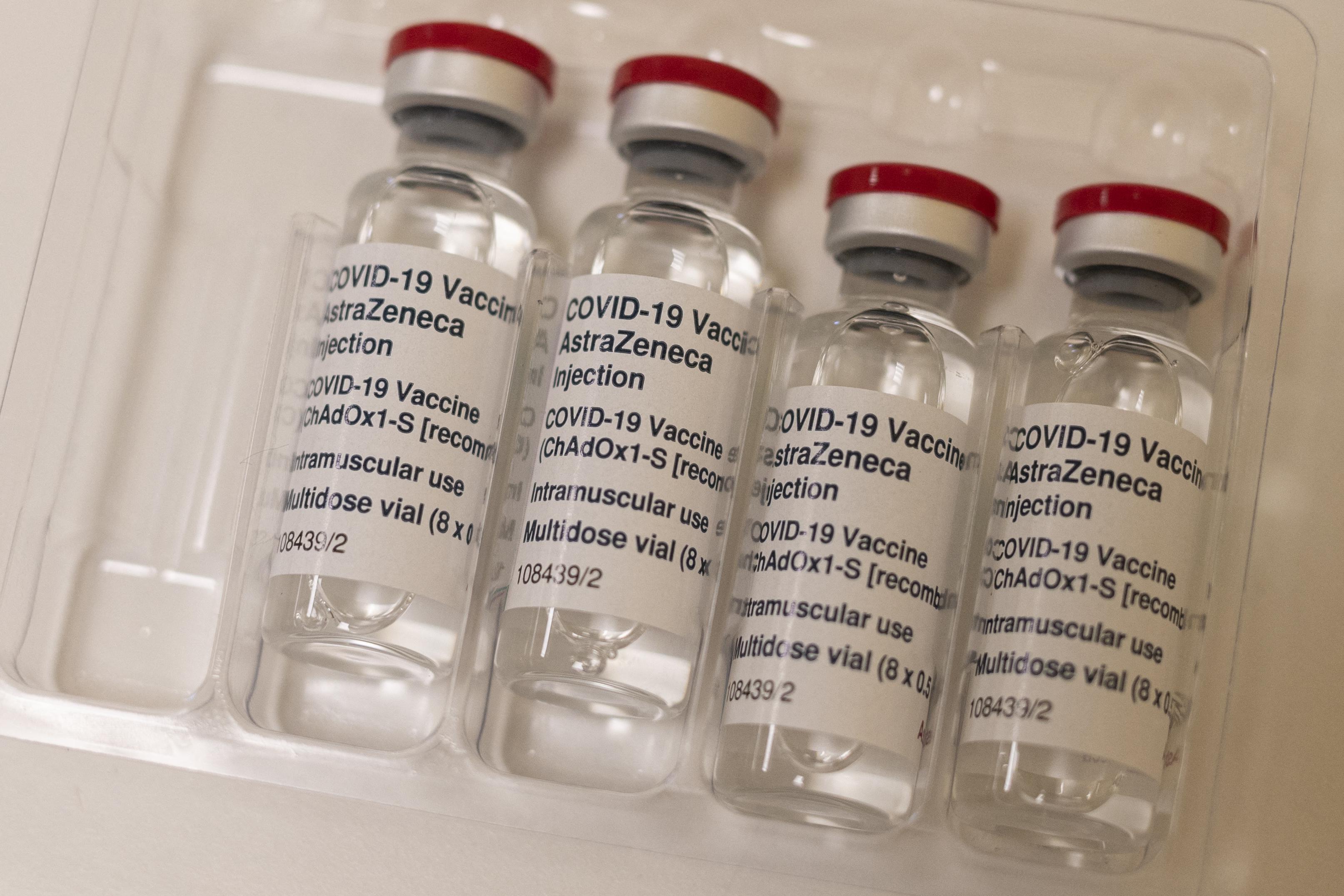 AstraZeneca e seconda dose under 60, si cambia: via libera con ok del medico
