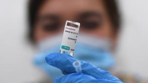 AstraZeneca, Palù: "Nessun divieto per i giovani"