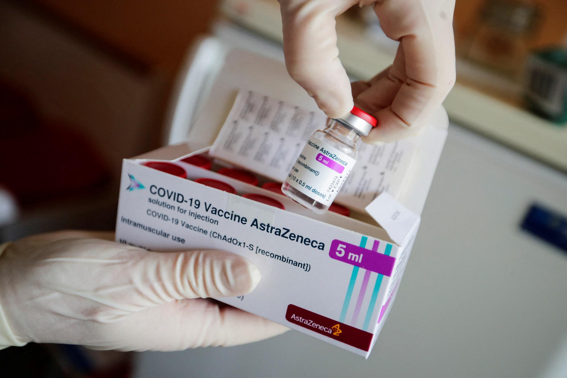 AstraZeneca, Rasi: "Germania non corretta su stop under 60"